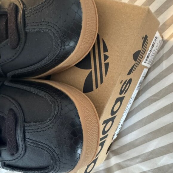 Authentic Adidas Gazelle Black Gum NIB - Picture 7 of 8